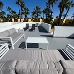 Seasons Oasis Apartman